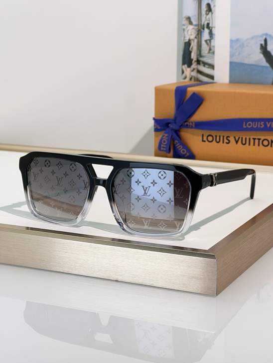 Picture of Louis Vuitton Sunglasses _SKUfw76706021fw